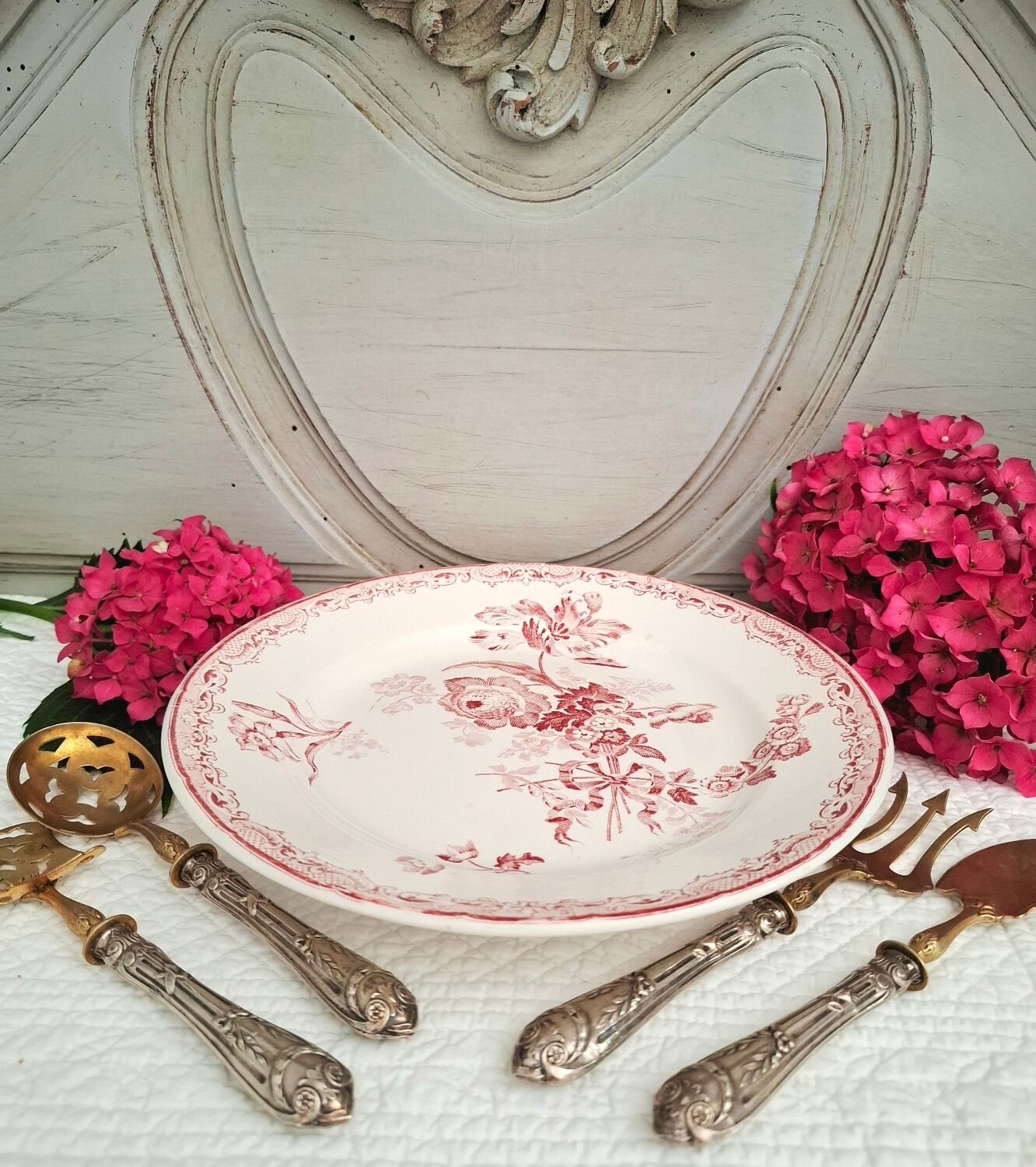 Antique mounted plate in ironstone earthenware.