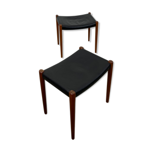 Paire d'ottoman par niels