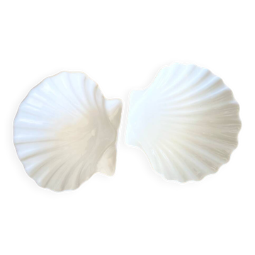 2 shell-shaped porcelain catchalls, 1970