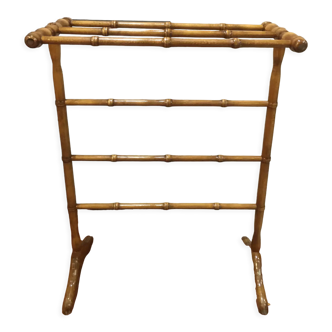 Wooden towel rack