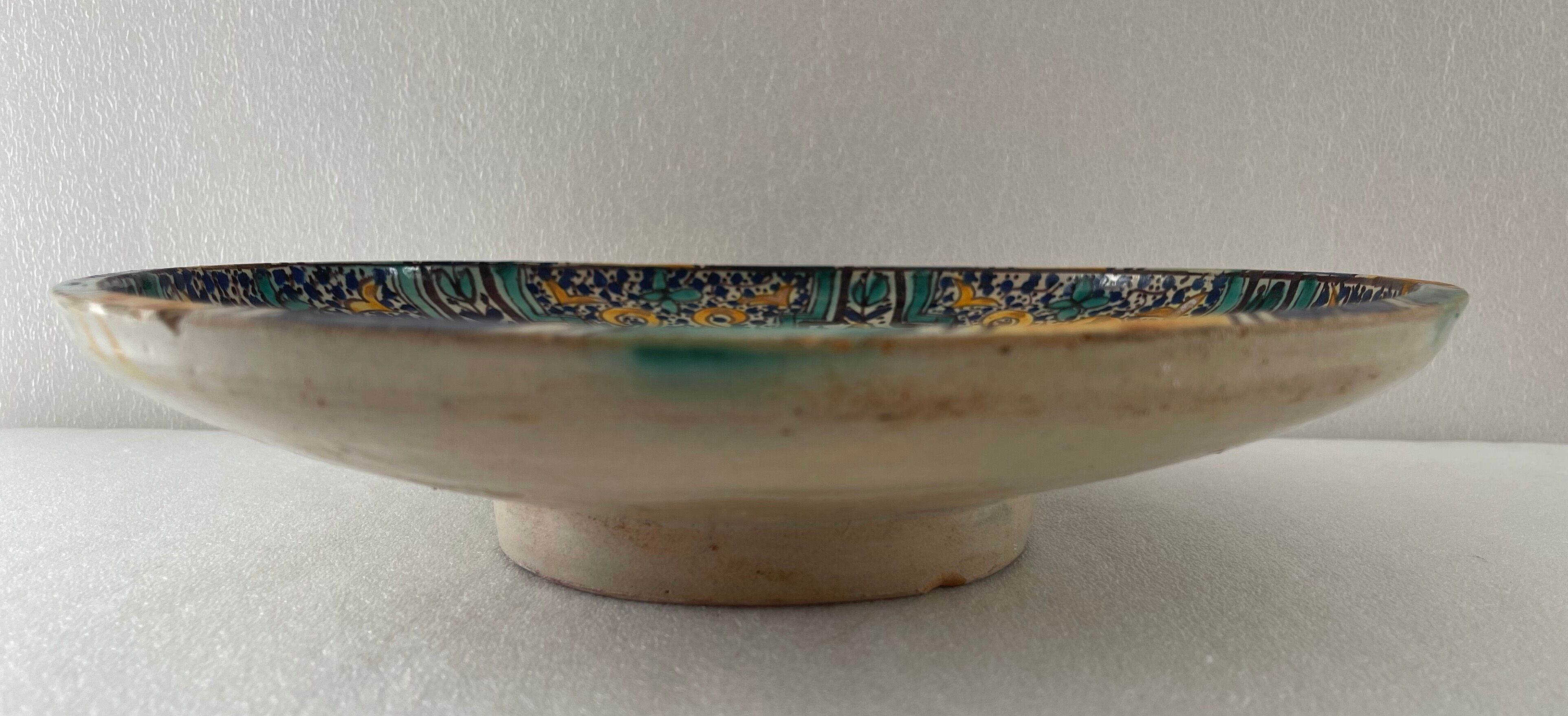 Morocco Ghotar Fez XVIIIth Polychrome earthenware blue, yellow, brown, green on a white background. 32.5 cm