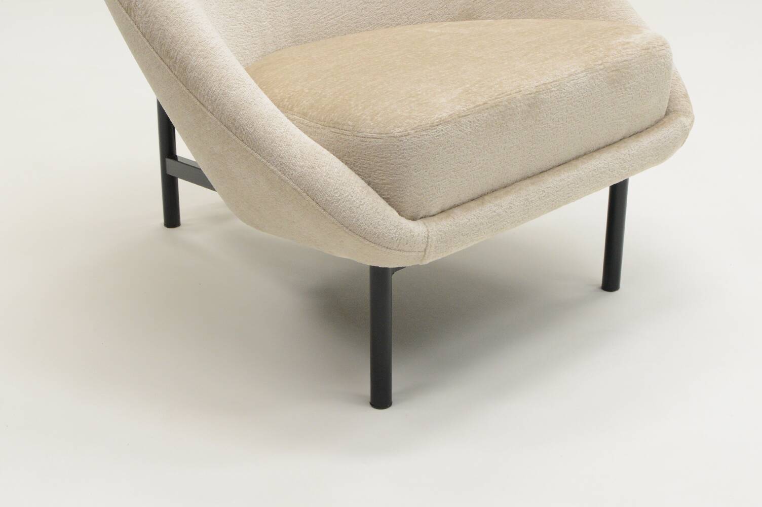 F815 lounge chair by Theo Ruth for Artifort, 1950s Netherlands.
