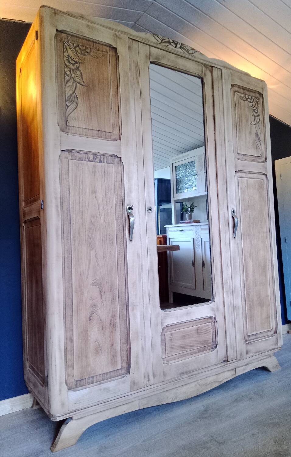 Art deco wardrobe