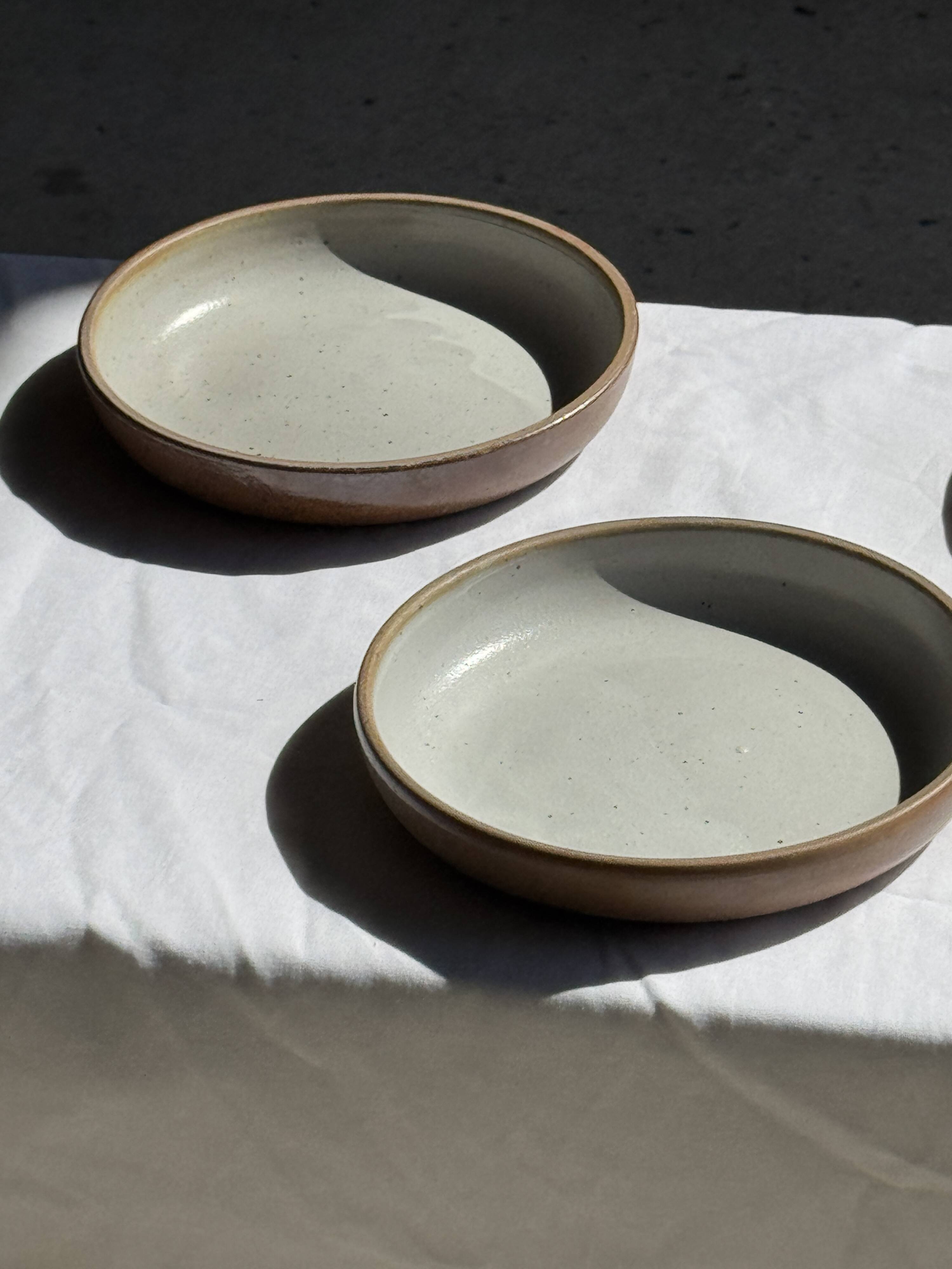 Set of 6 handmade ceramic deep plates in glazed beige D19.5 H4