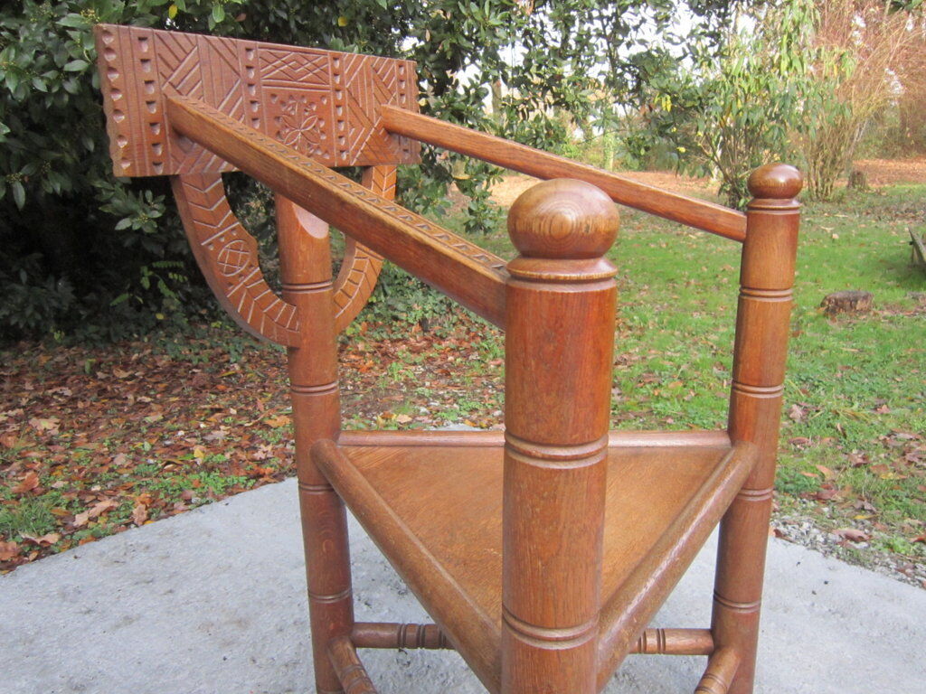 Armchair tripod oak movement Breton ar seiz vibrator