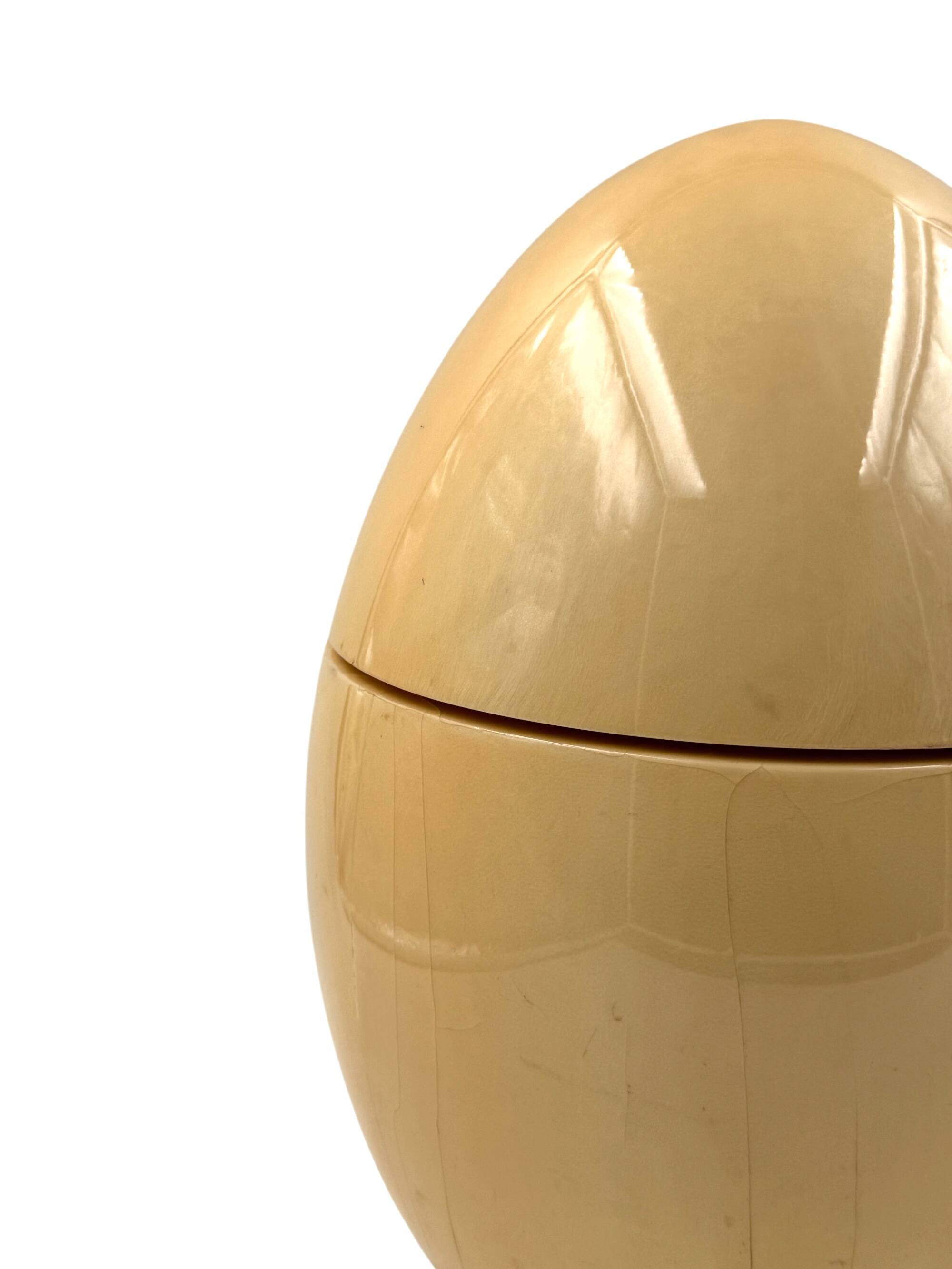 Tommaso Barbi, rare egg shaped large parchment box, TB Italy, ca. 1970