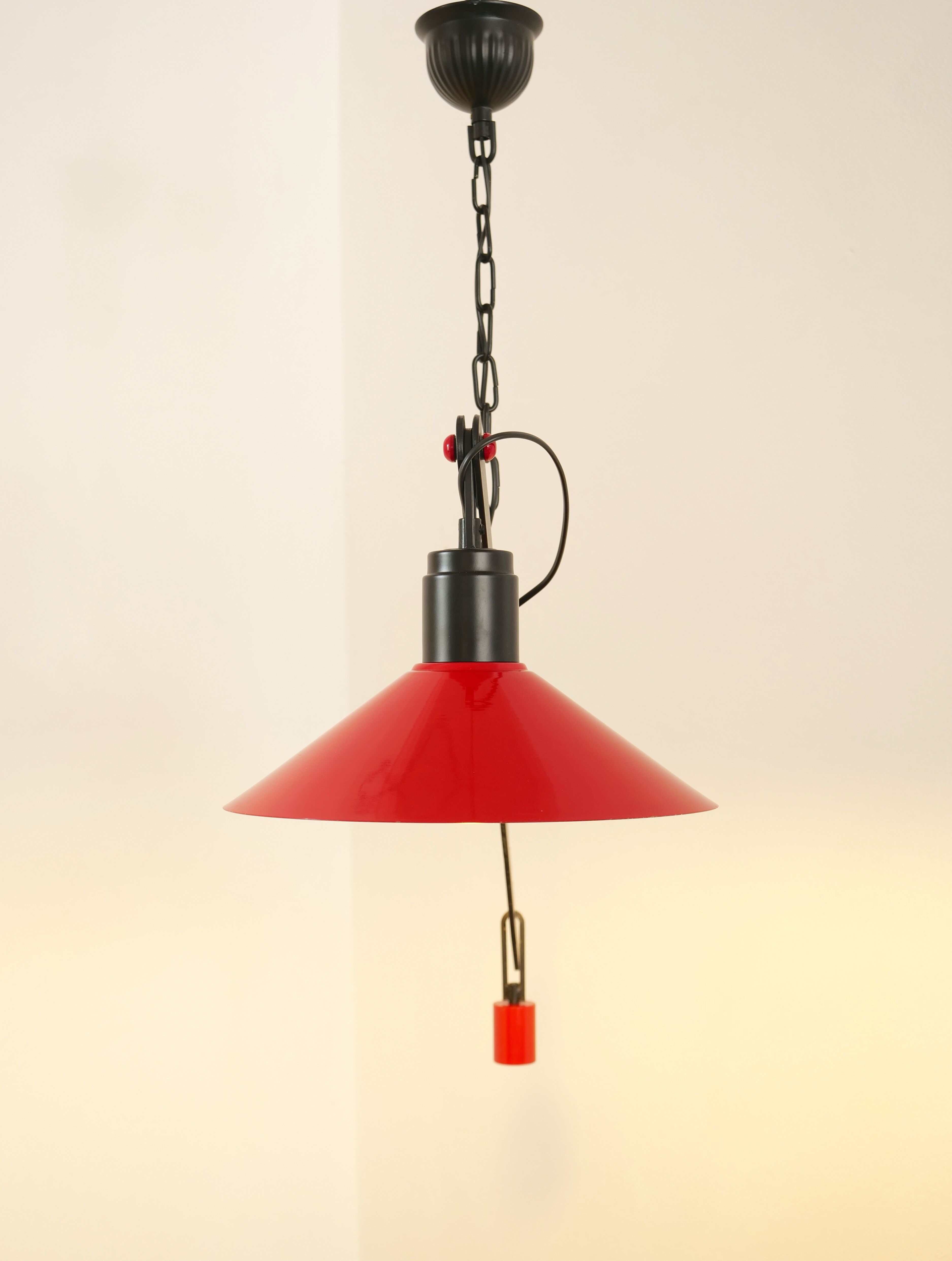 Danish suspension with balance counterweight