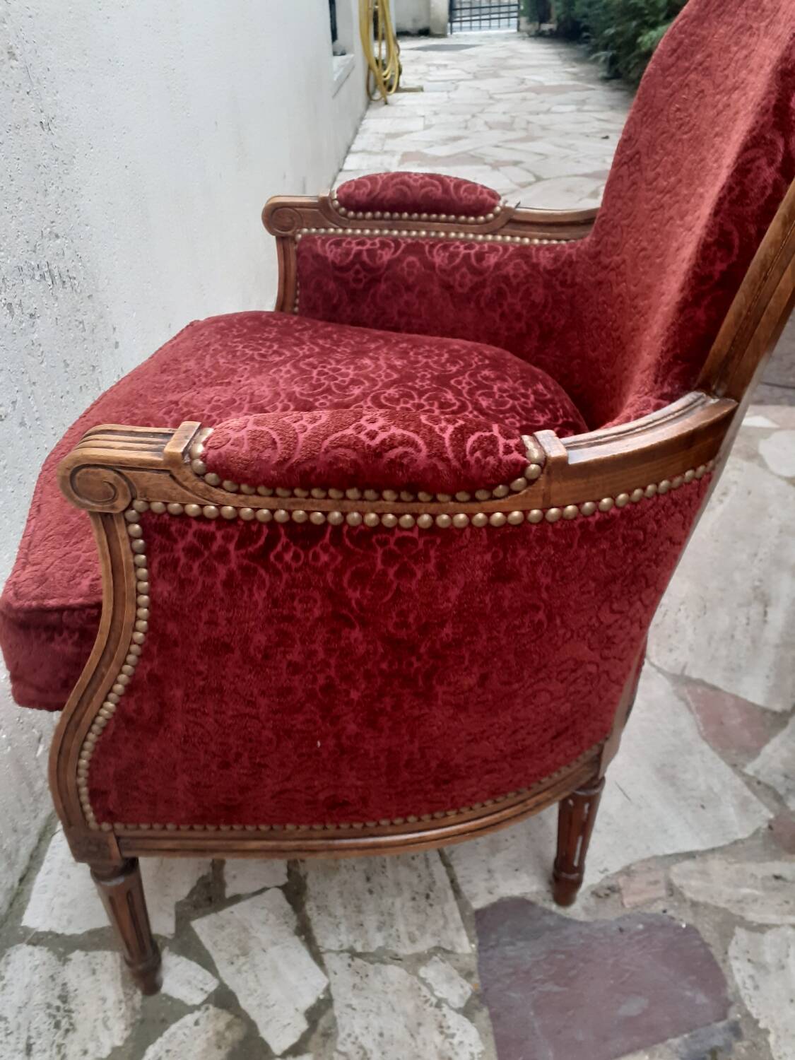 Lot 2 fauteuil voltaire médaillon bergère rouge bois sculpture