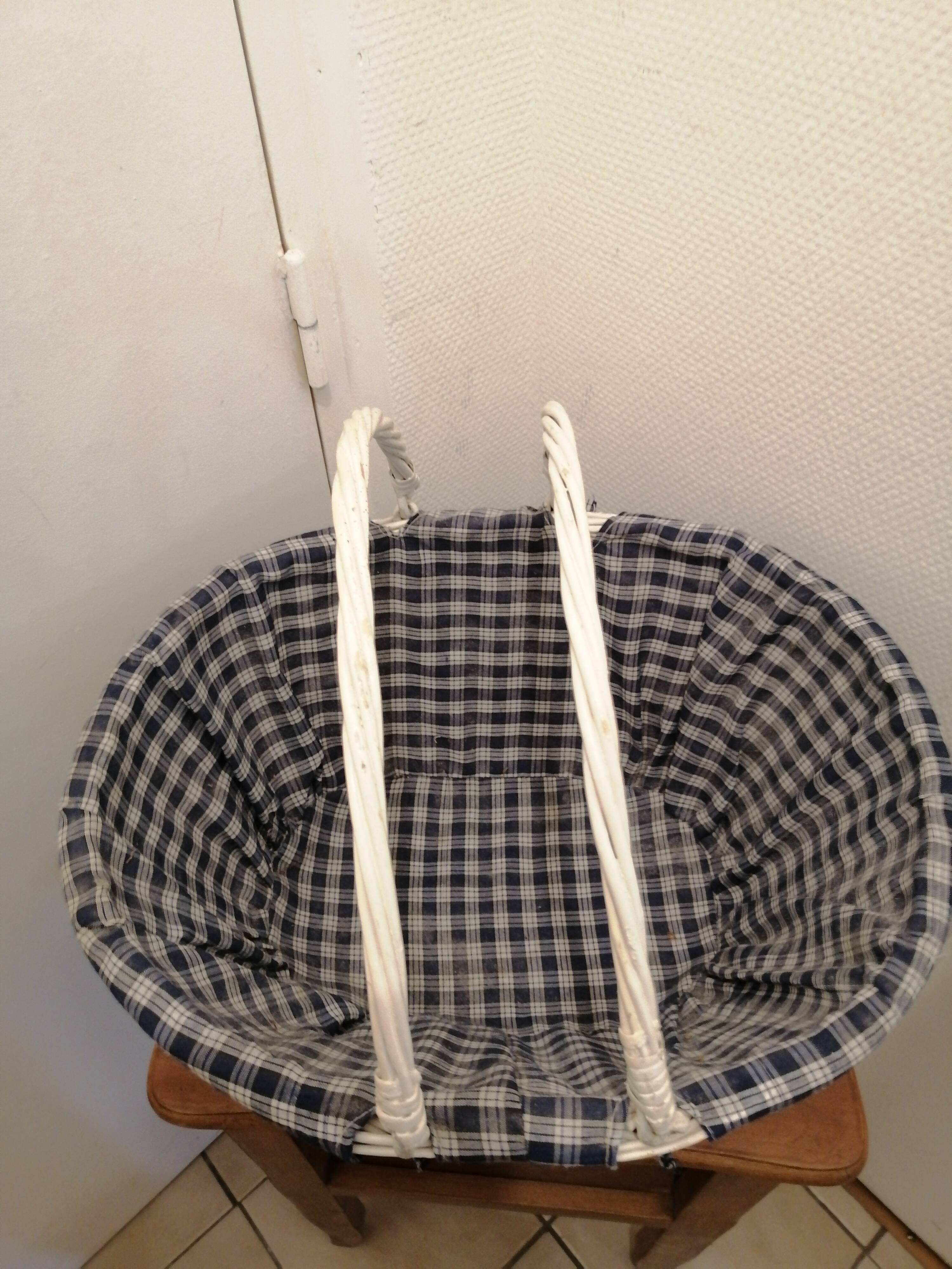 Vintage oval white wicker basket