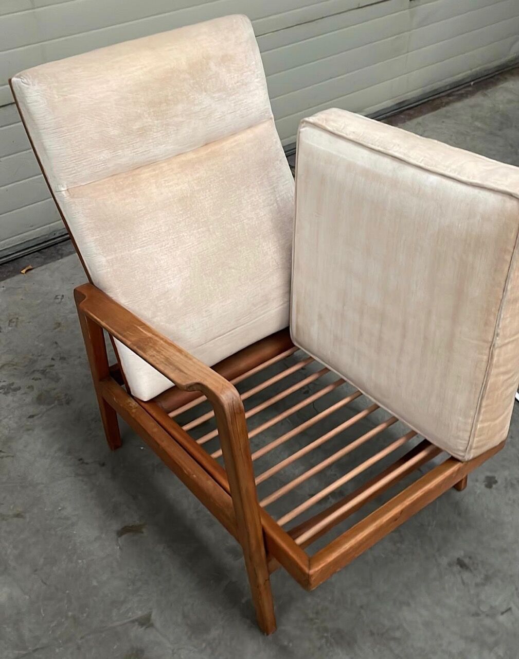 Knoll Antimot lounge chair and stool