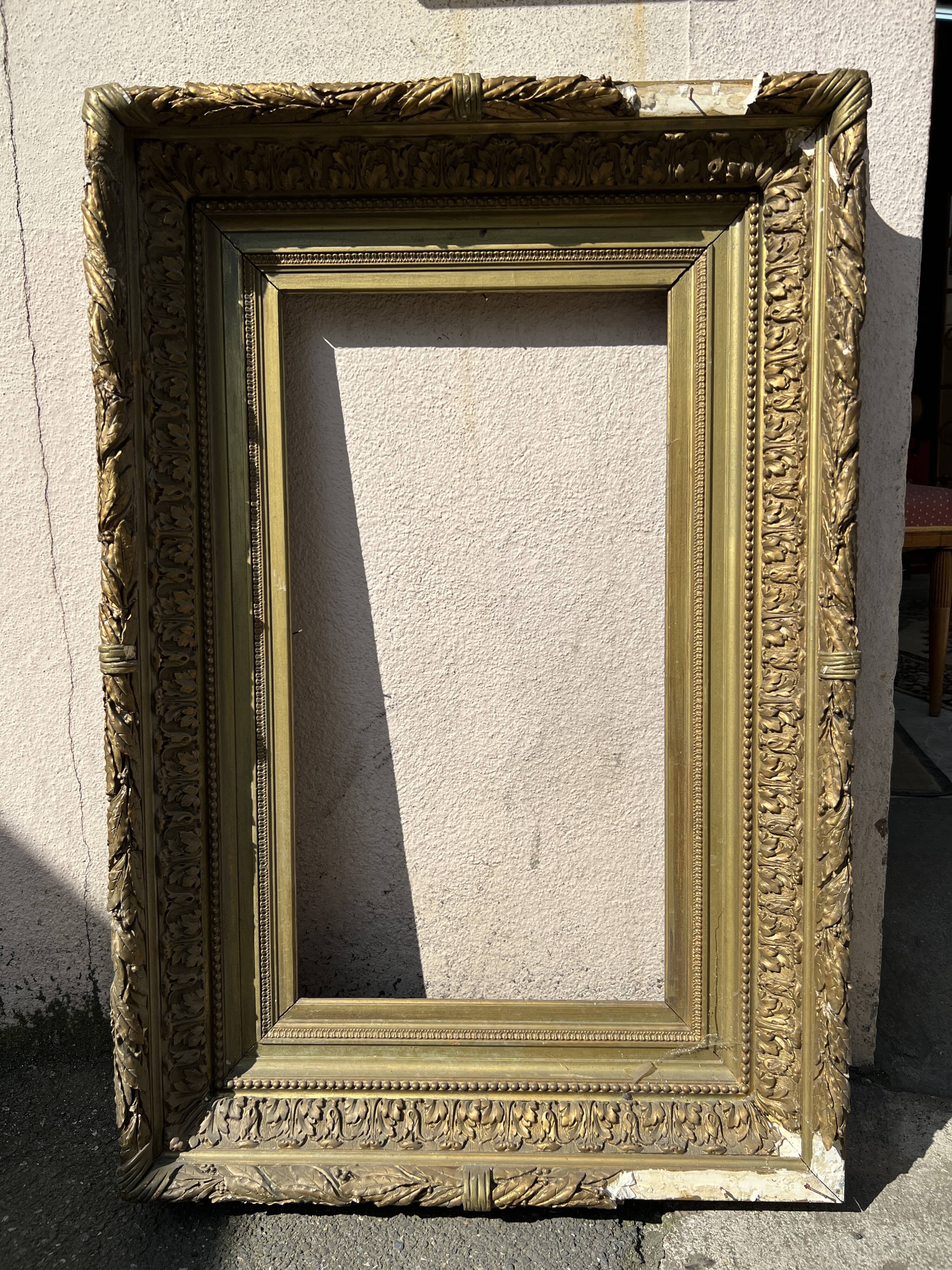 Solid wood frame and plaster molding