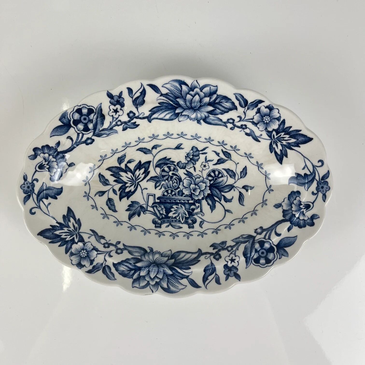 Small oval dish Ridgway model "Pagoda", Staffordshire, England, 1980.