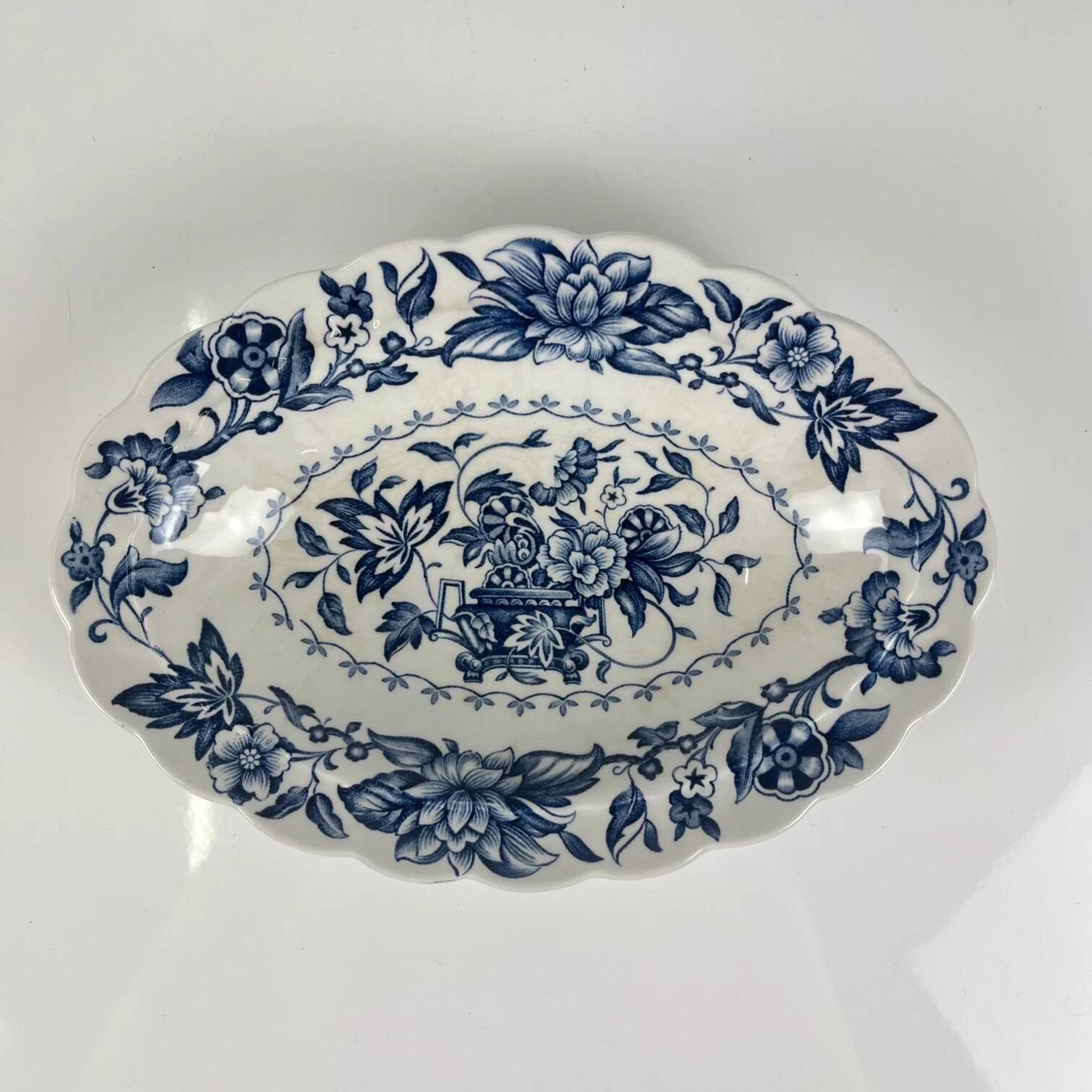 Small oval dish Ridgway model "Pagoda", Staffordshire, England, 1980.
