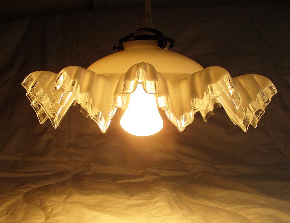 Old pulley hanging lamp