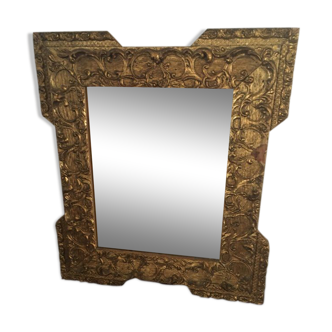 Miroir au cadre en bois doré 35 x 40 cm