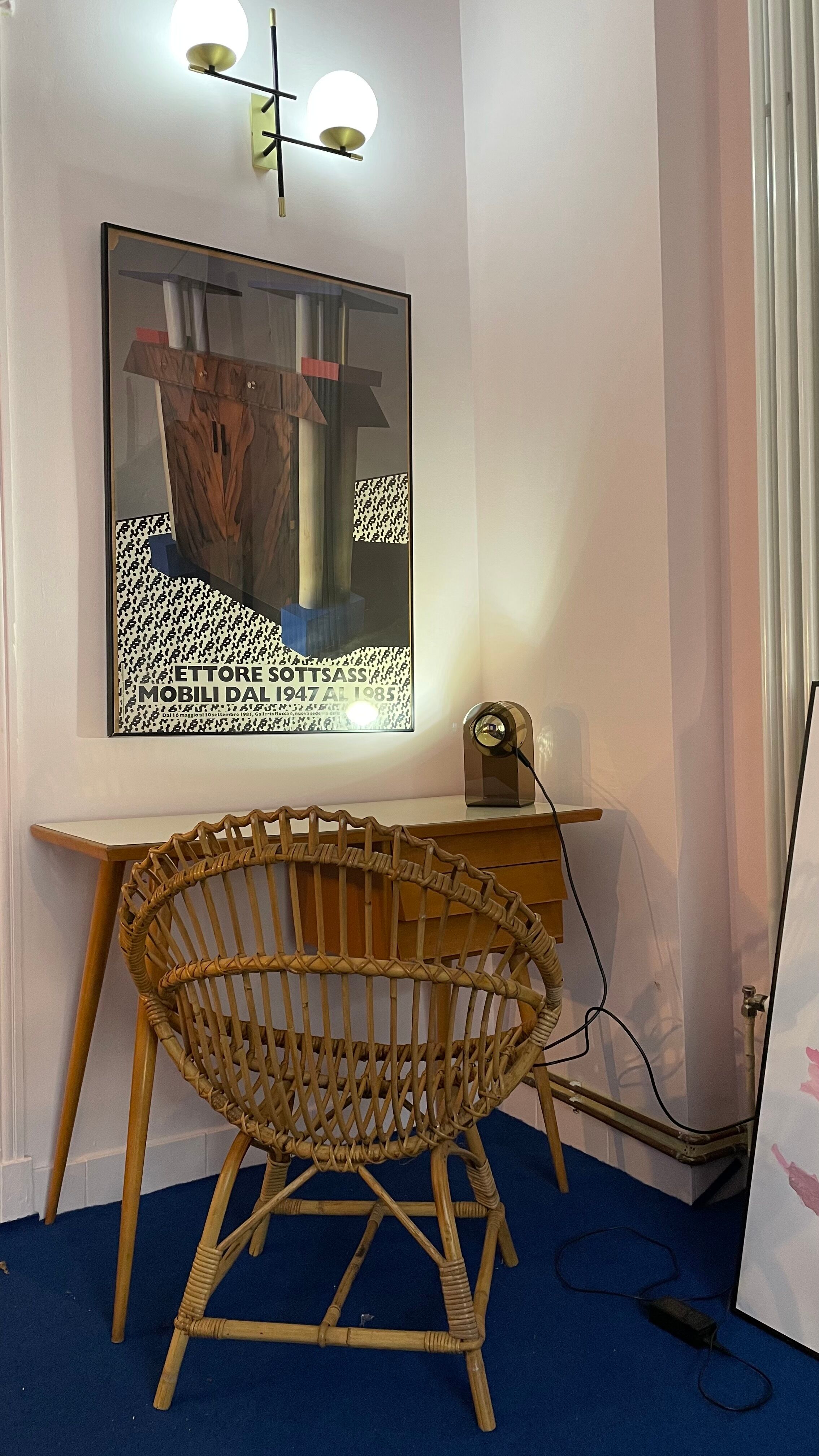Italian office of the 50s feet compass