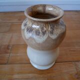 Beige vase lava effect