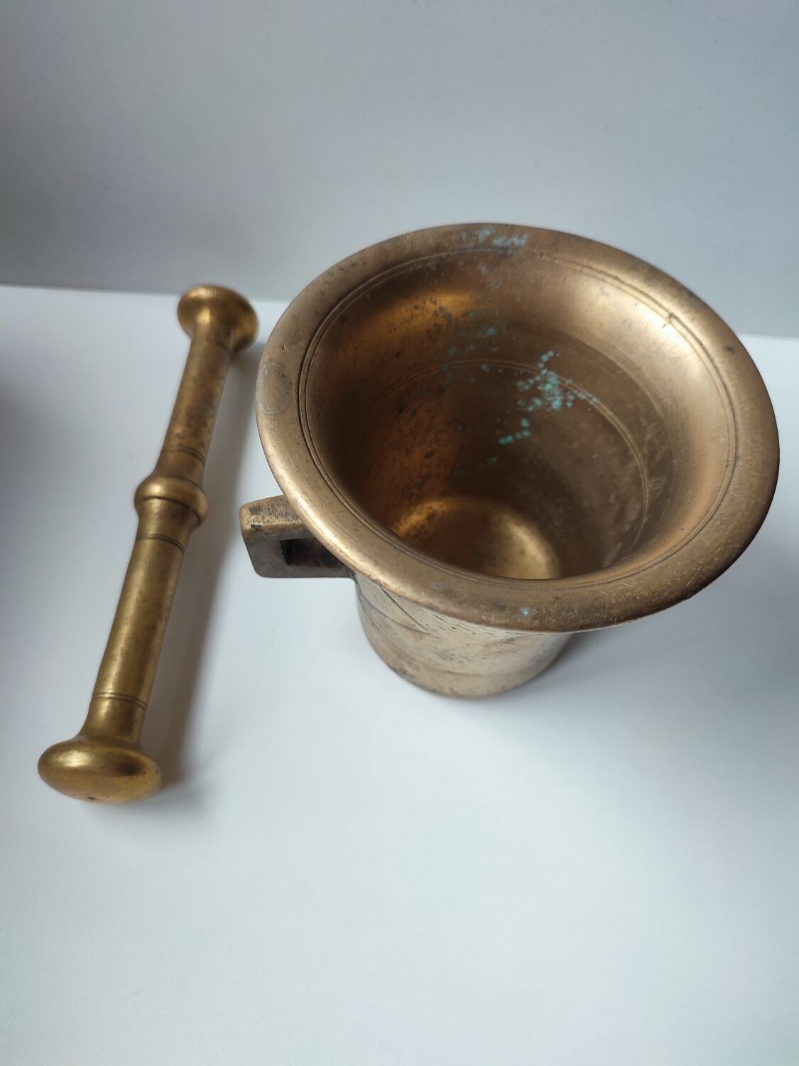 Bronze mortar and pestle