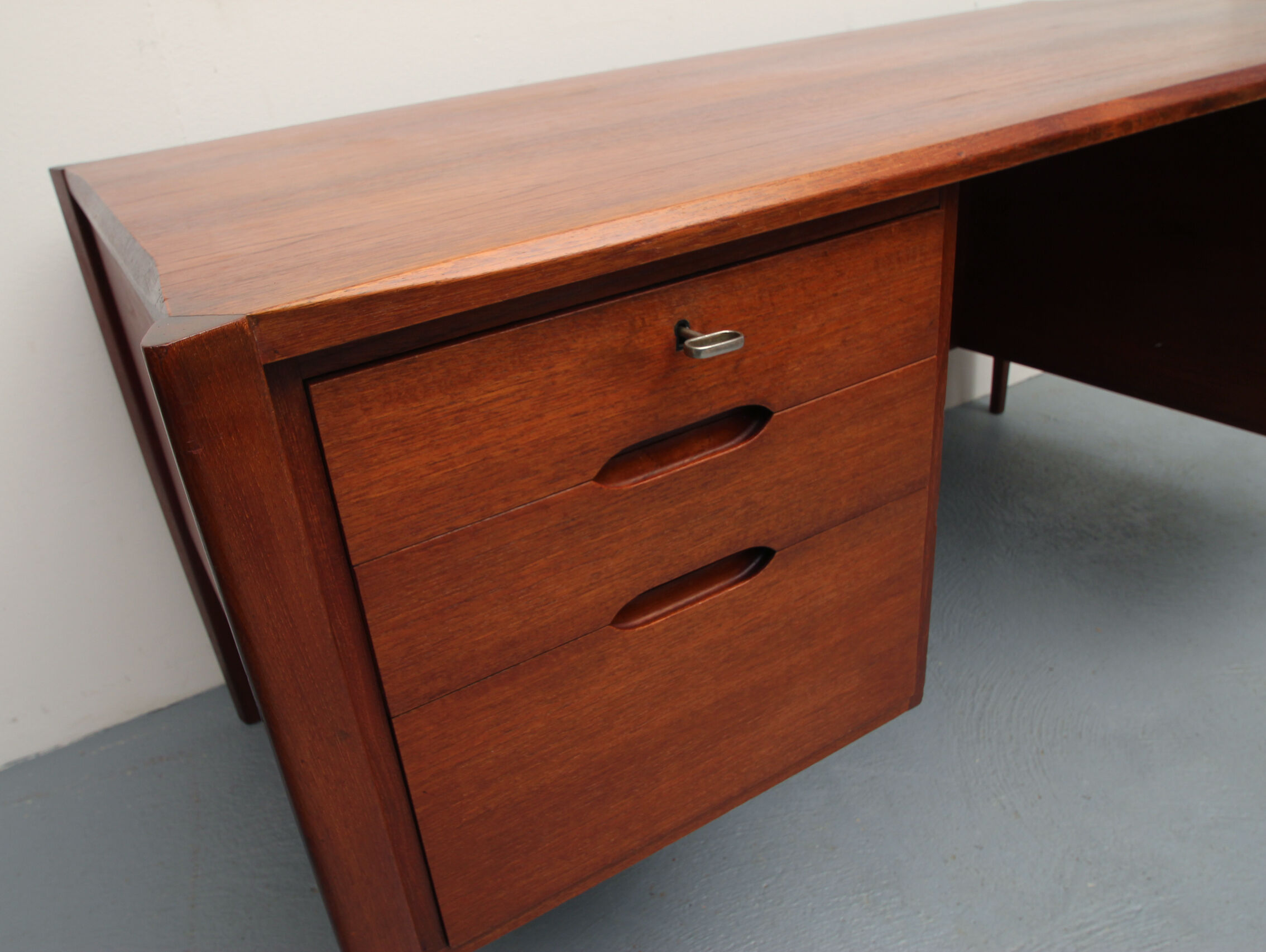 Desk in teak from Wilhelm Renz 1960