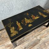 Table basse chinoise en laque noire et décors en nacre colorée