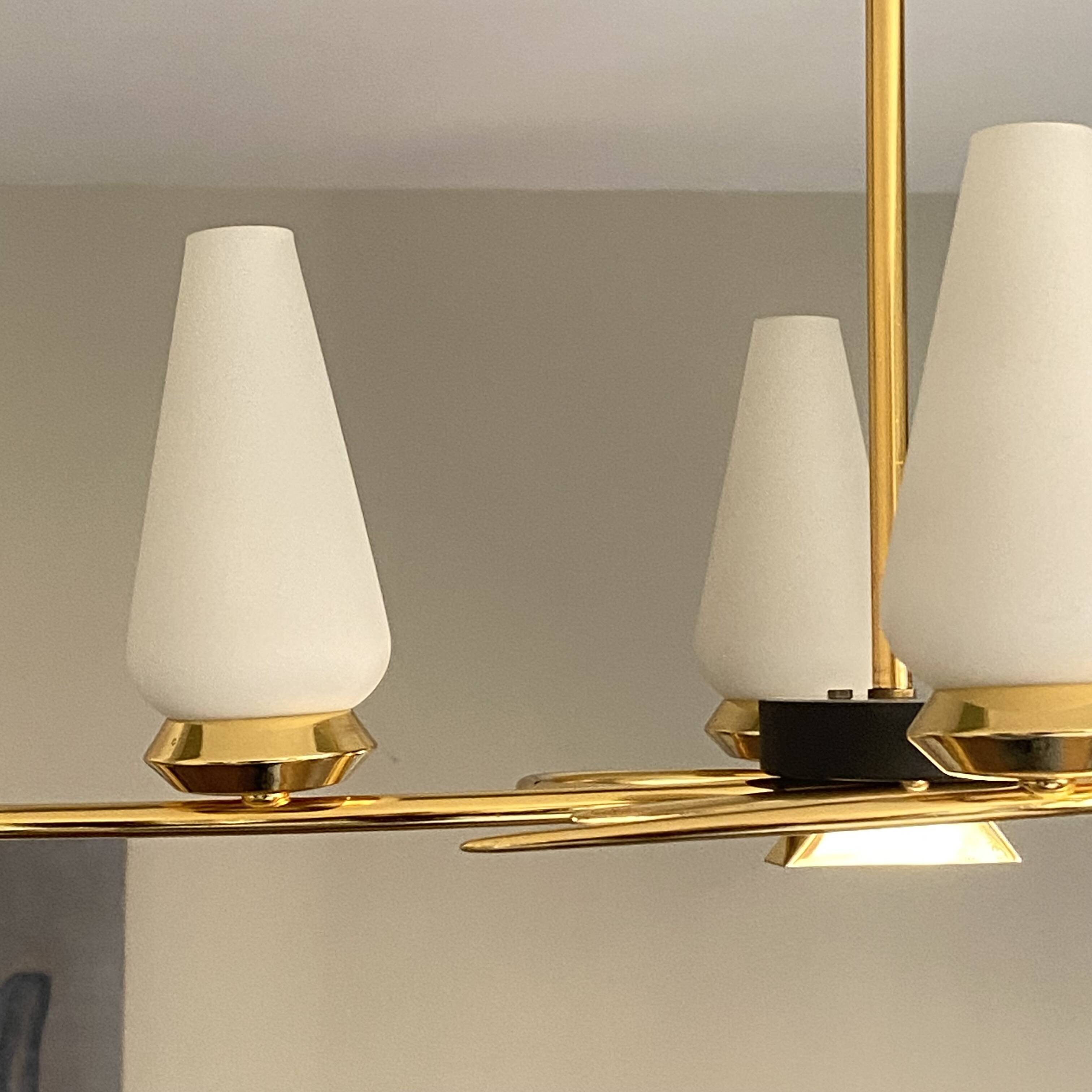 Large chandelier from 1950-1960, gilded metal with 6 white opaline glass tulips by Arlus.