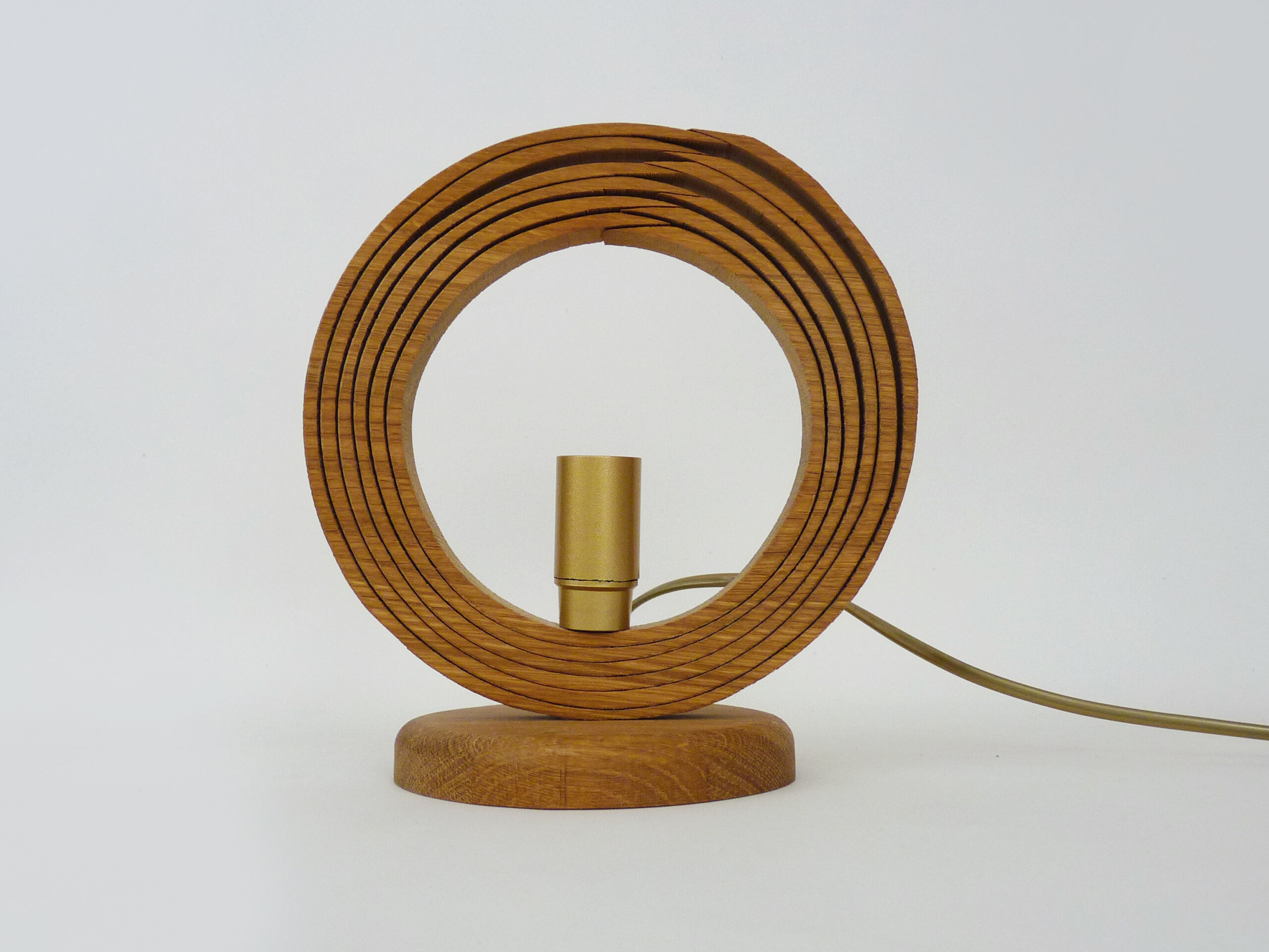 Modular lamp design in wood enaol