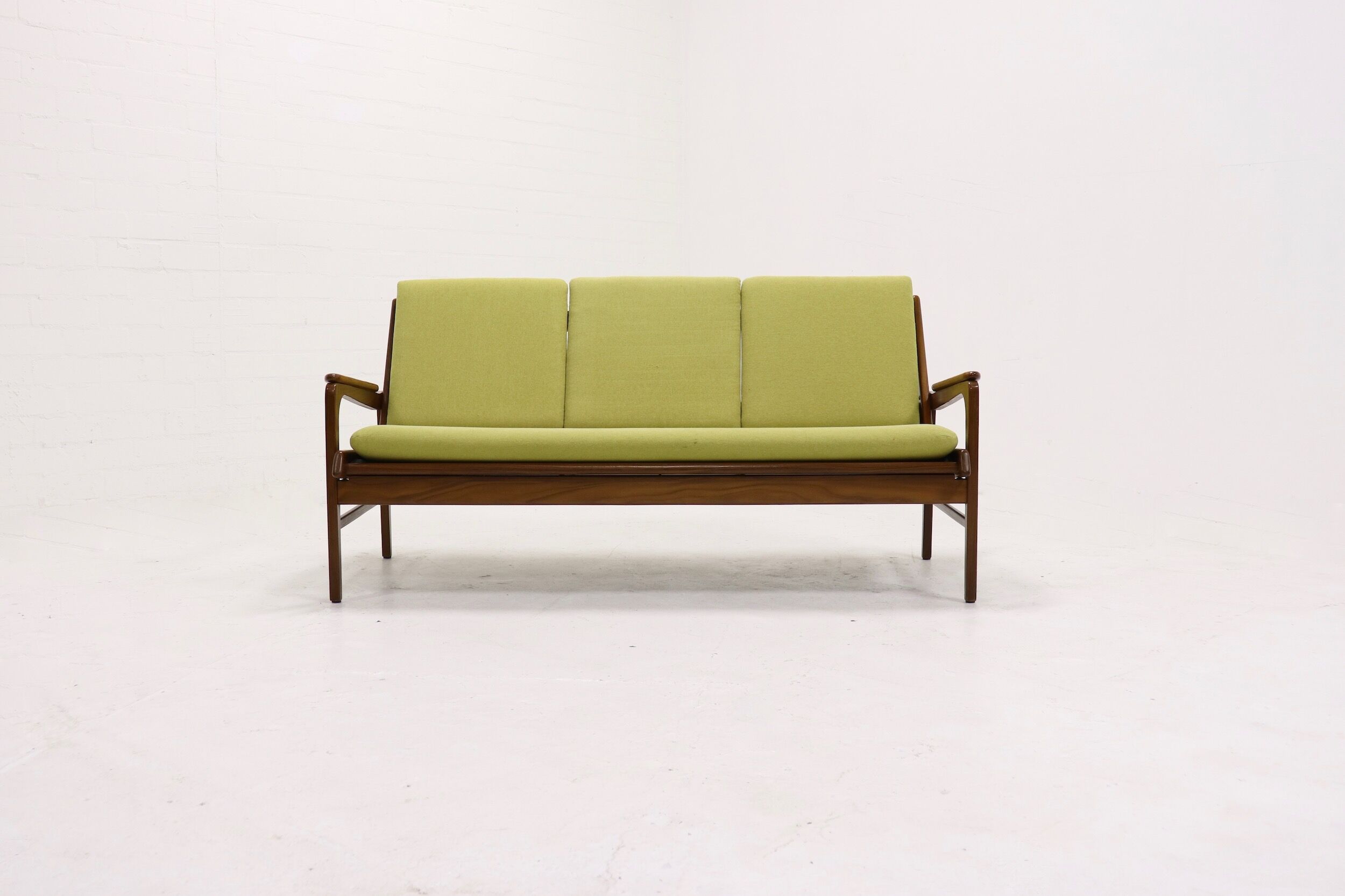 Sculptural teak sofa by Ster Gelderland 1960
