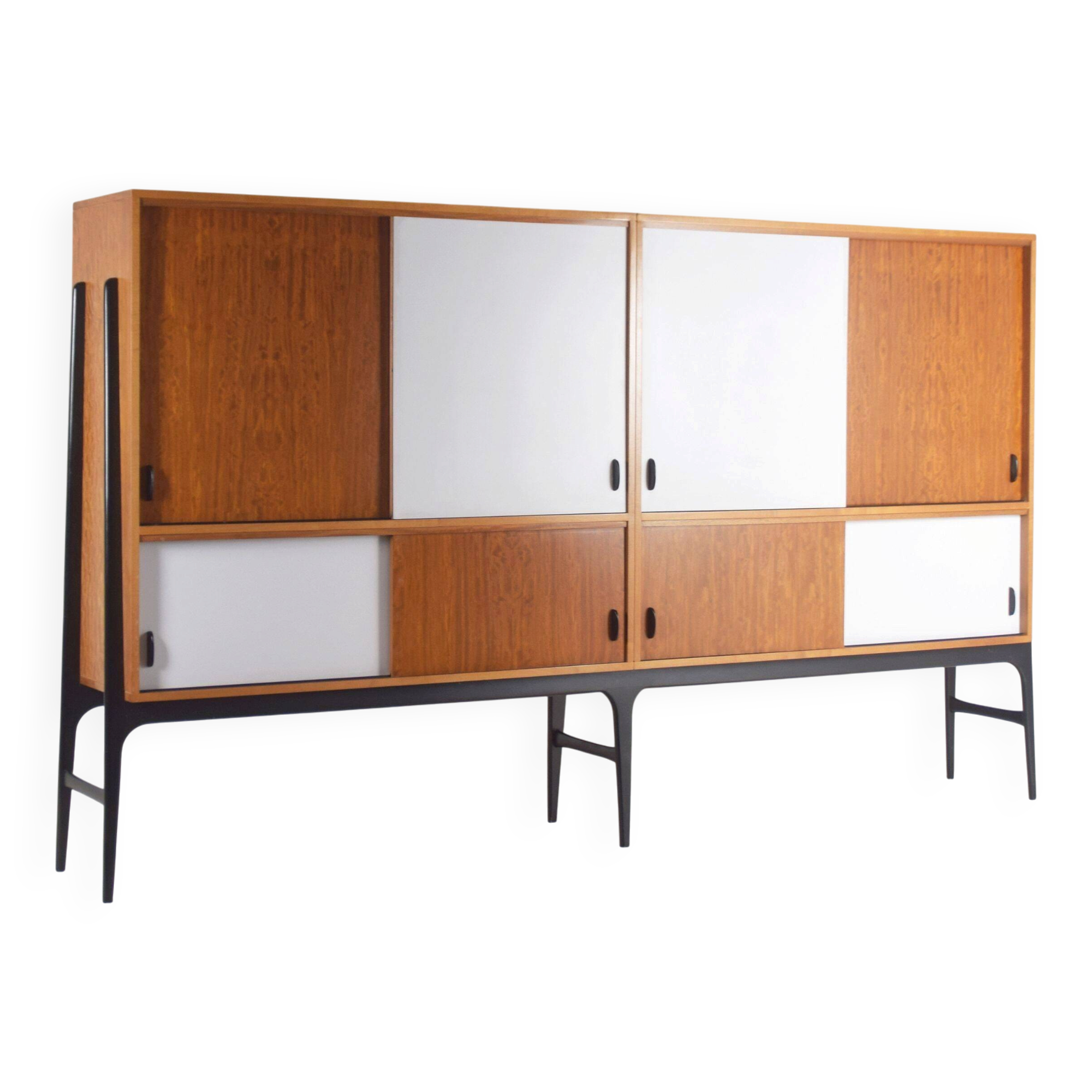 Highboard conçu par Alfred Hendrickx pour Belform, années 1950.