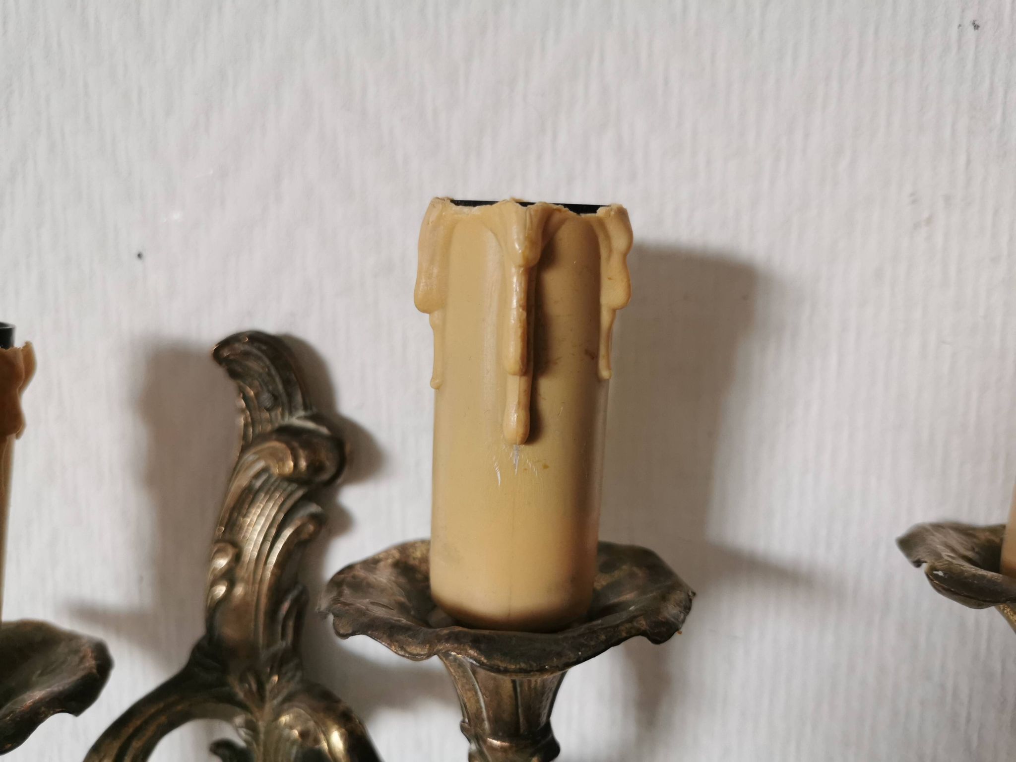 Pair of wall lights, classic style, LouisXV, gold metal, bronze or brass, candle holder effect