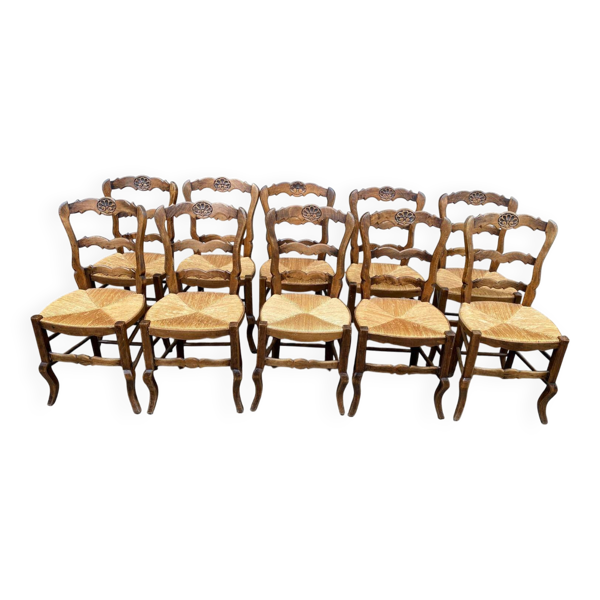 Lot de 10 chaises provençal en bois massif et assise paillée coquille Louis