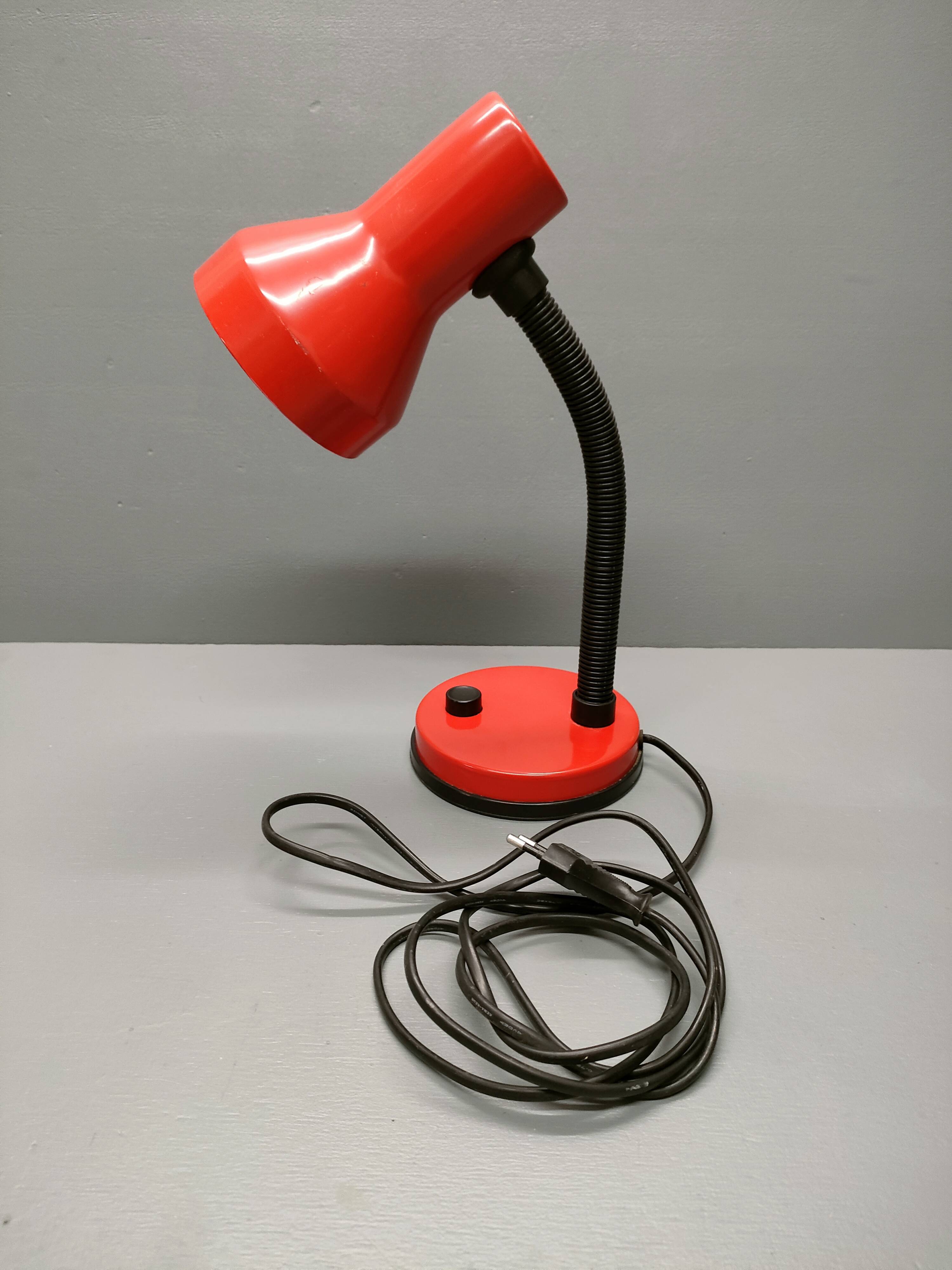 Elite - industrial style desk lamp - red lacquered metal - netherlands - 90's