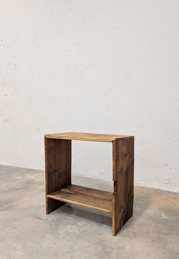 Table de chevet, tabouret d'atelier en bois patiné
