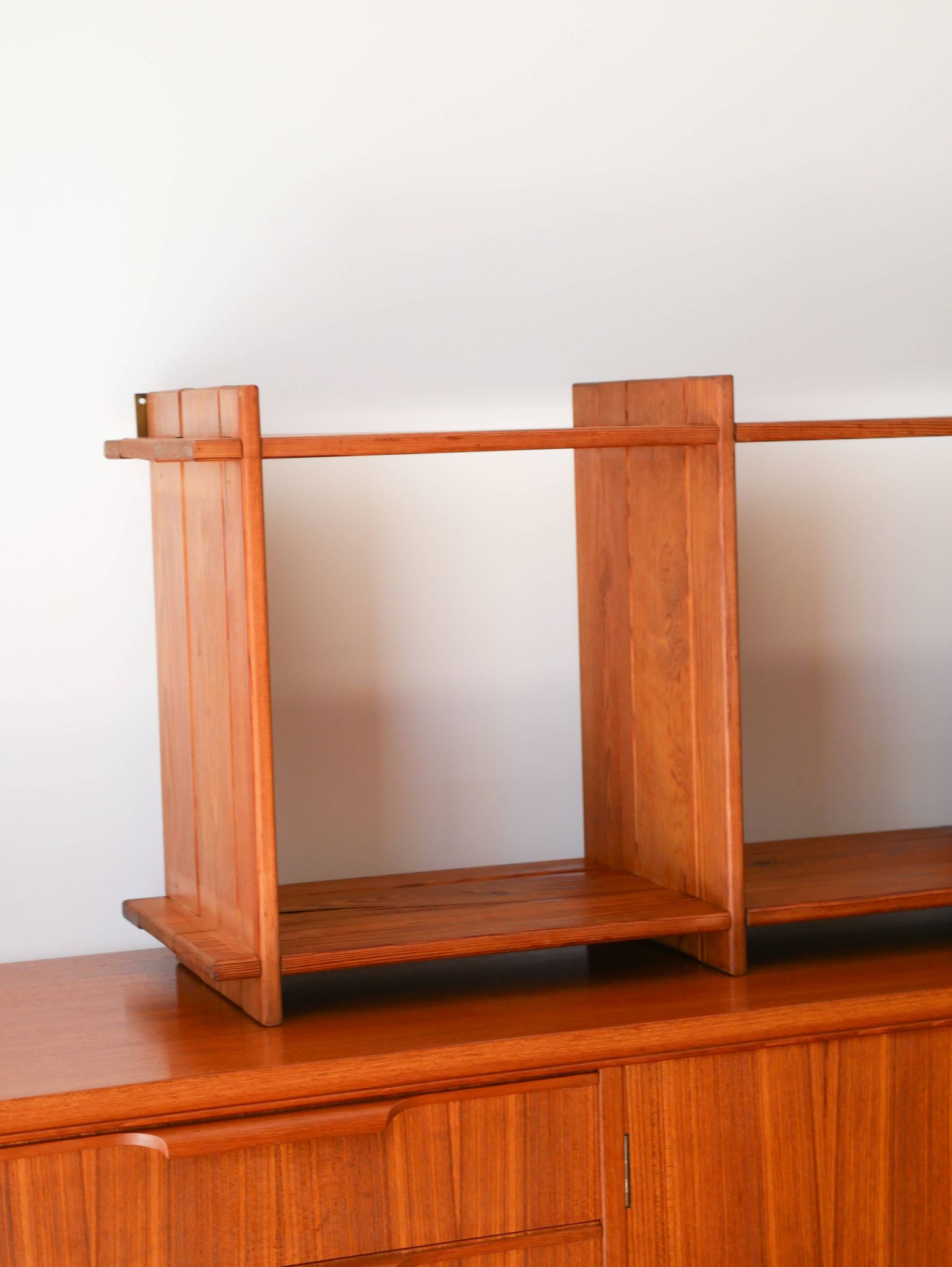 Étagère en pin, sur pieds ou à poser, 1980
