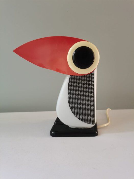Fernando Cassetta Penguin lamp "Simcha"