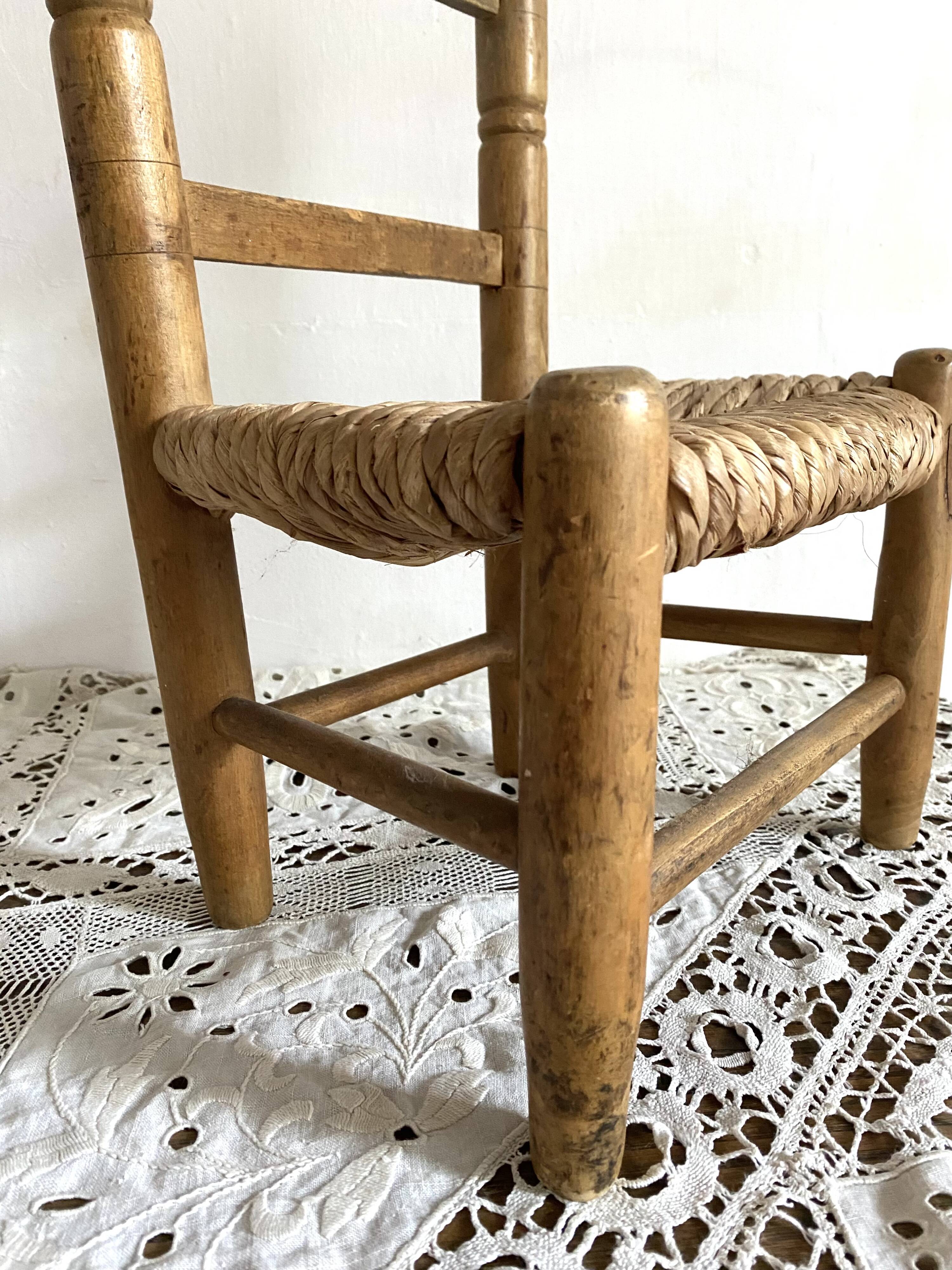 Chaise enfant en bois et paille