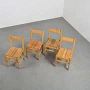 Suite de quatre chaise dans le style de Maison Regain
