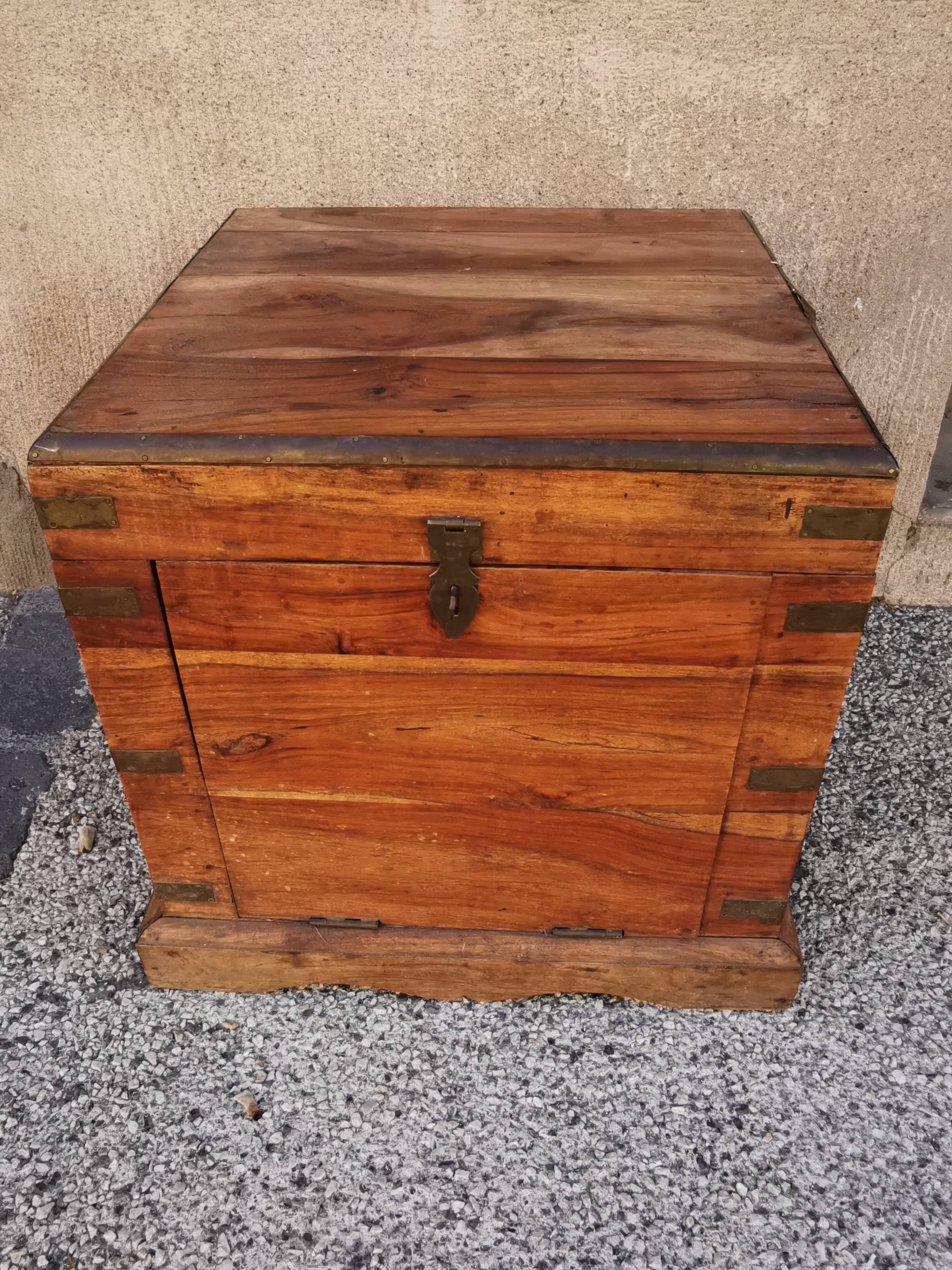 Old chest made of rosewood of the Indies