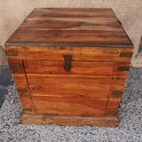 Ancien coffre en bois de palissandre des indes