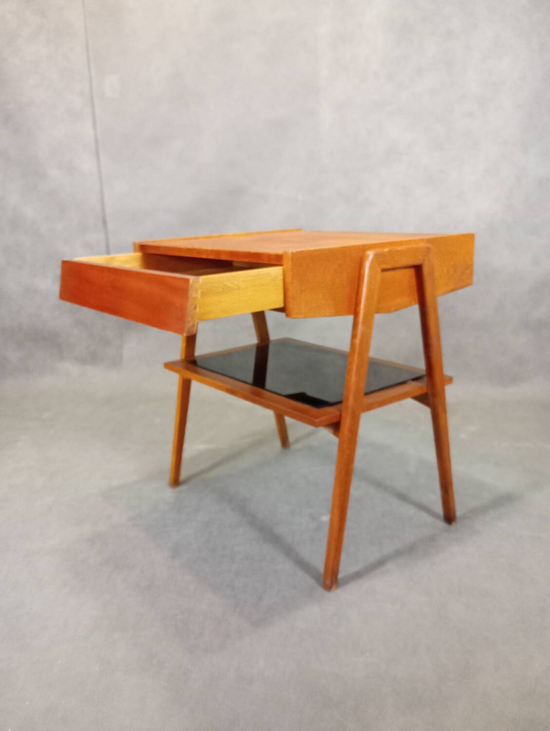 Table TV en chêne Jiràk par Drevotex, Vintage Tchèque 1960s