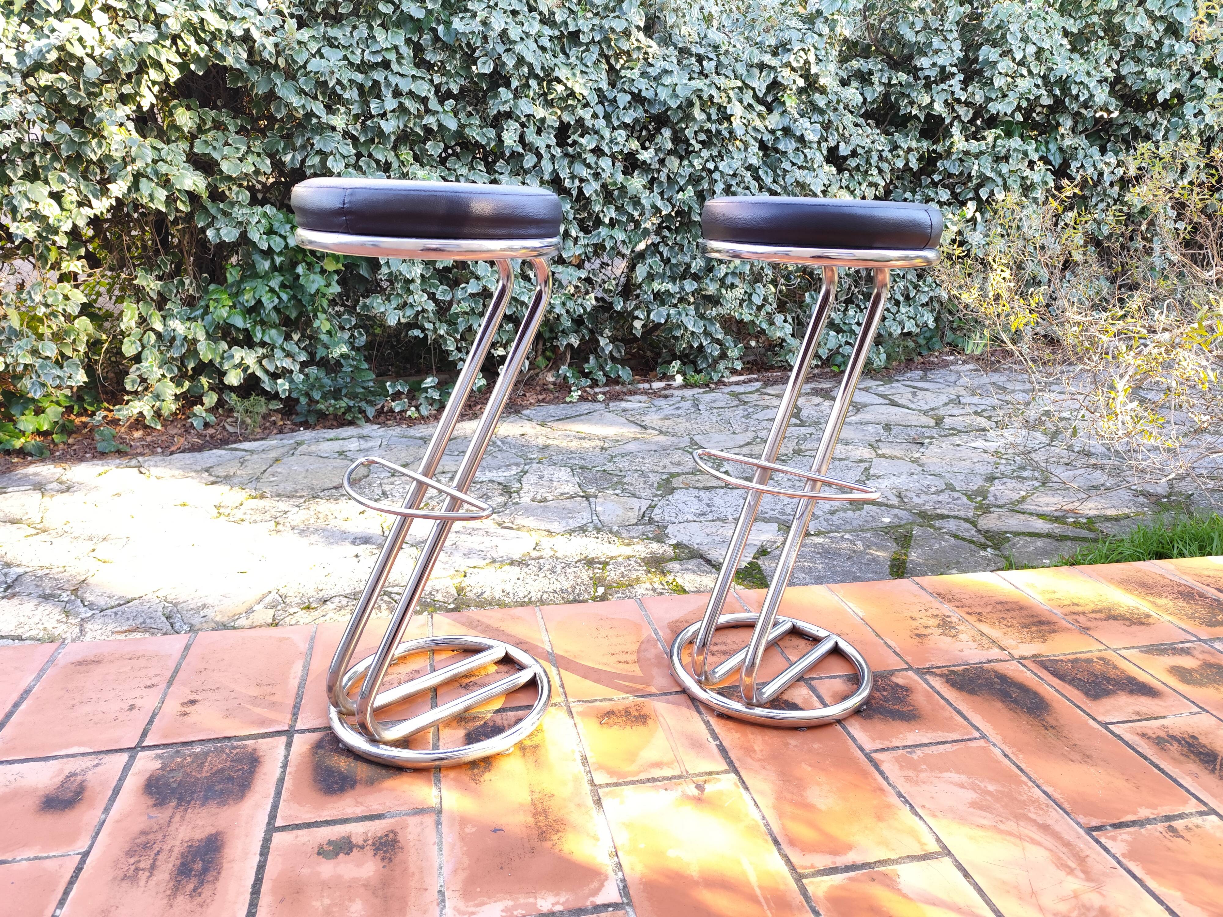 Set of high stools in chrome metal and vintage 80s leather Z