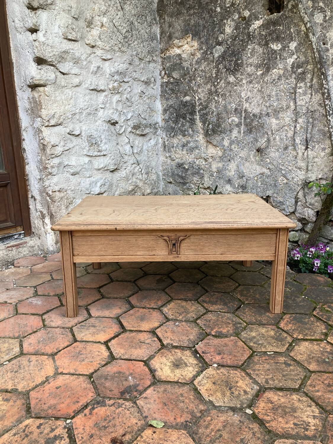 Table basse ancienne en chêne massif