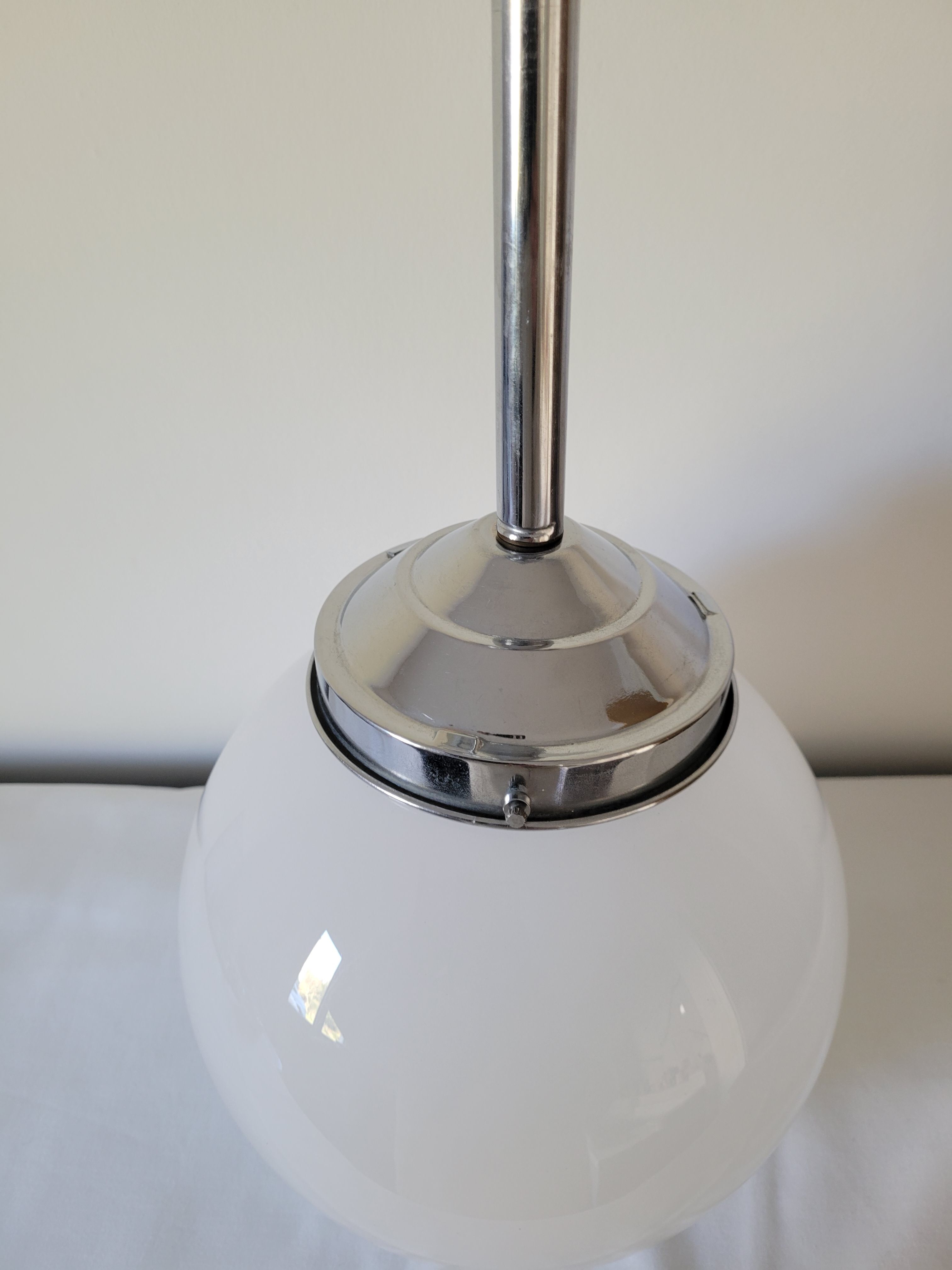 Opaline ball ceiling lamp