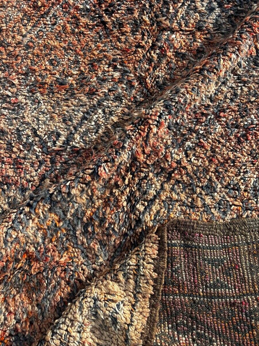 Vintage Boujad Moroccan rug in wool, Morocco, 1990.