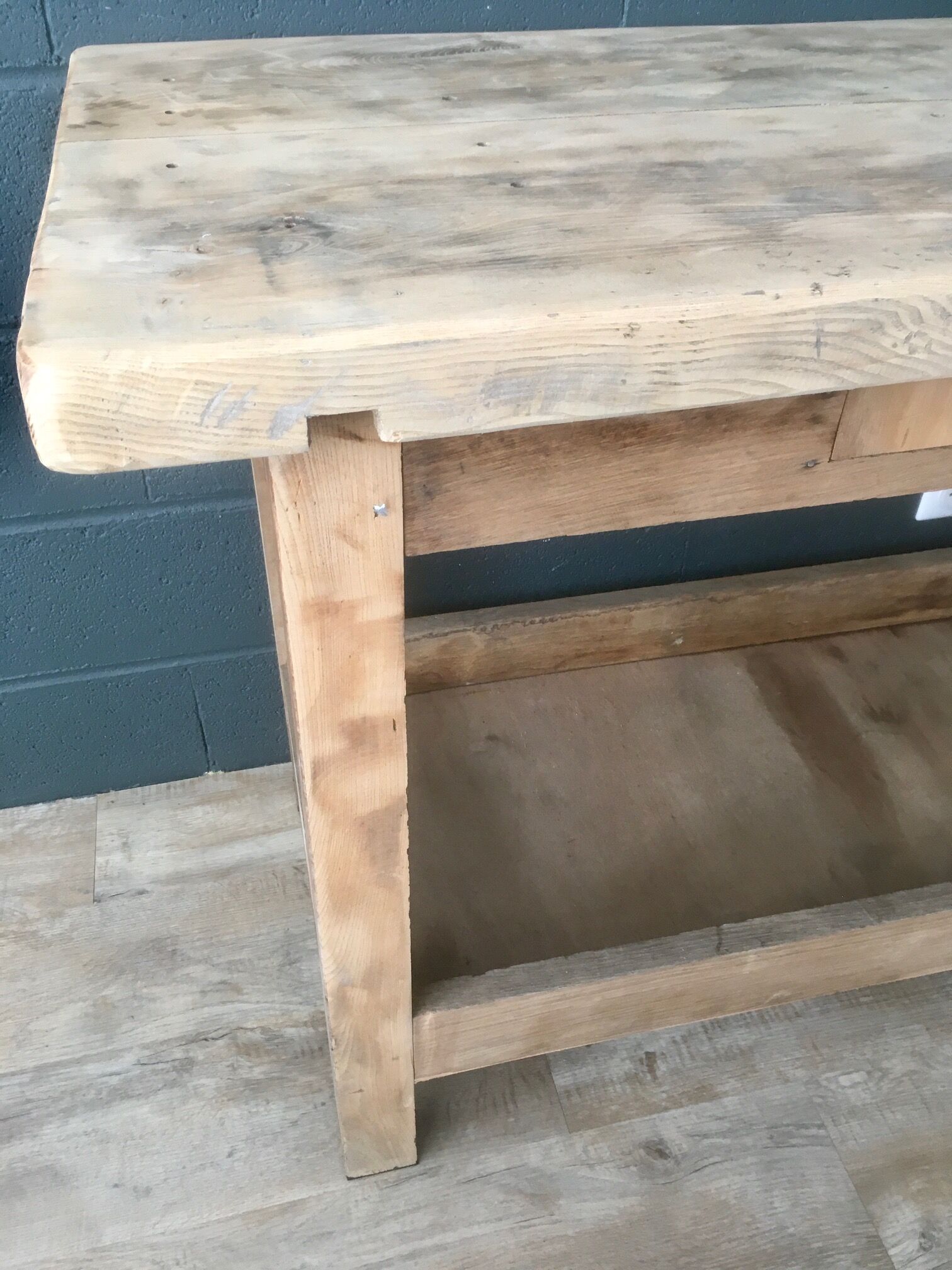 Workbench made of light wood