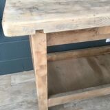 Workbench made of light wood