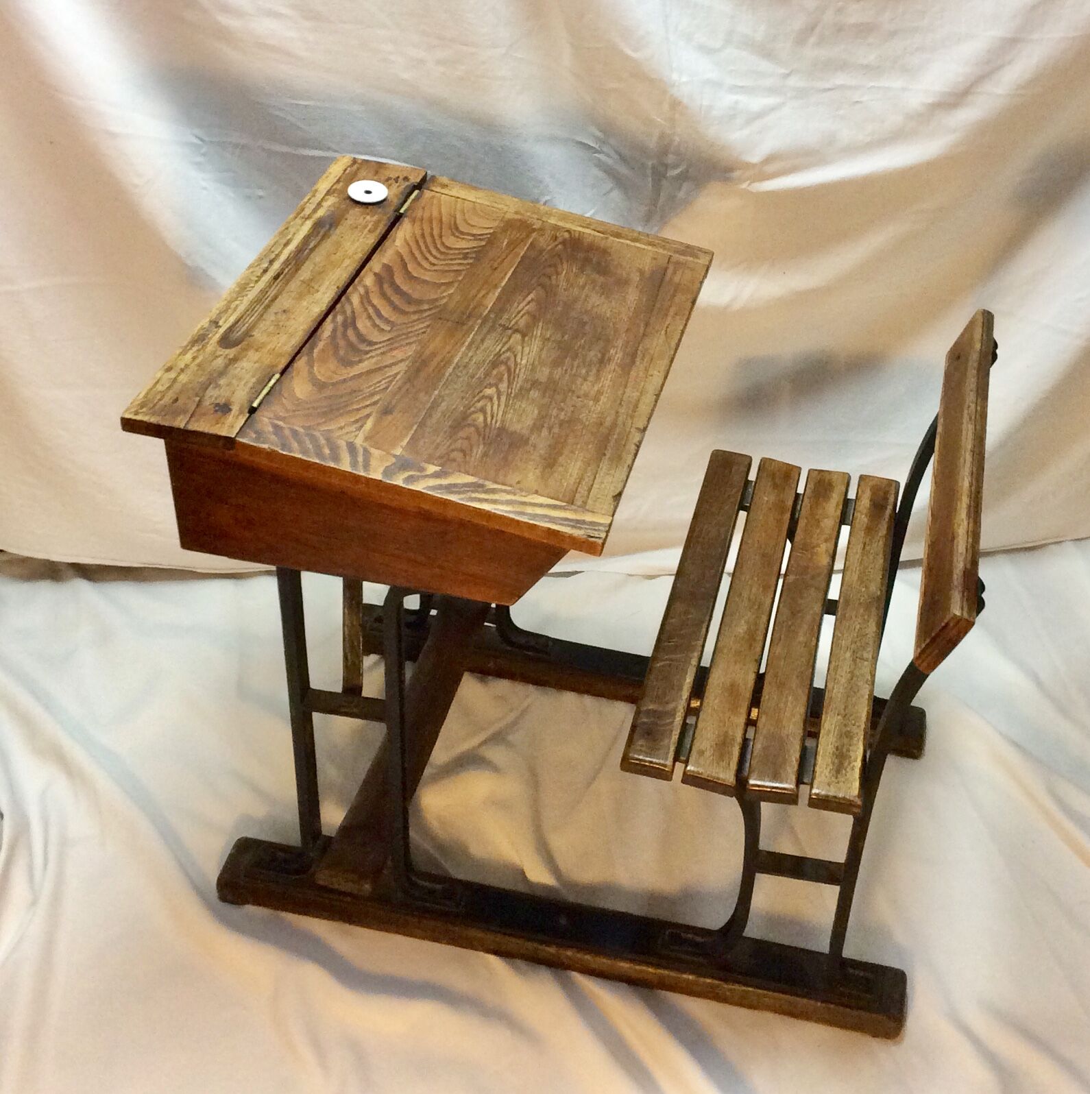 Wooden school table primary school dimension: height -78cm- width -70cm- depth -88cm-