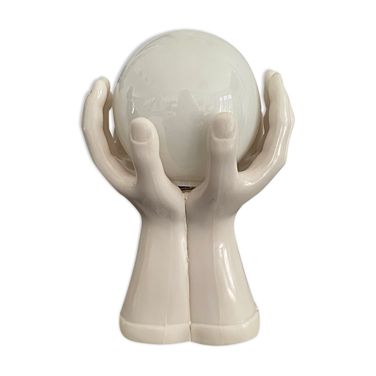 Resin hand-shaped table lamp