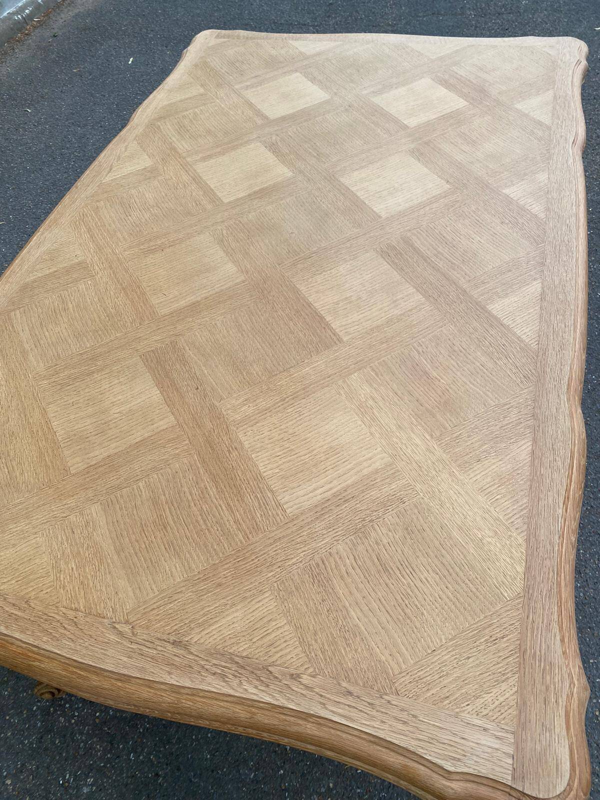 Table à manger extensible Louis XV bois massif chêne et marqueterie 250cm