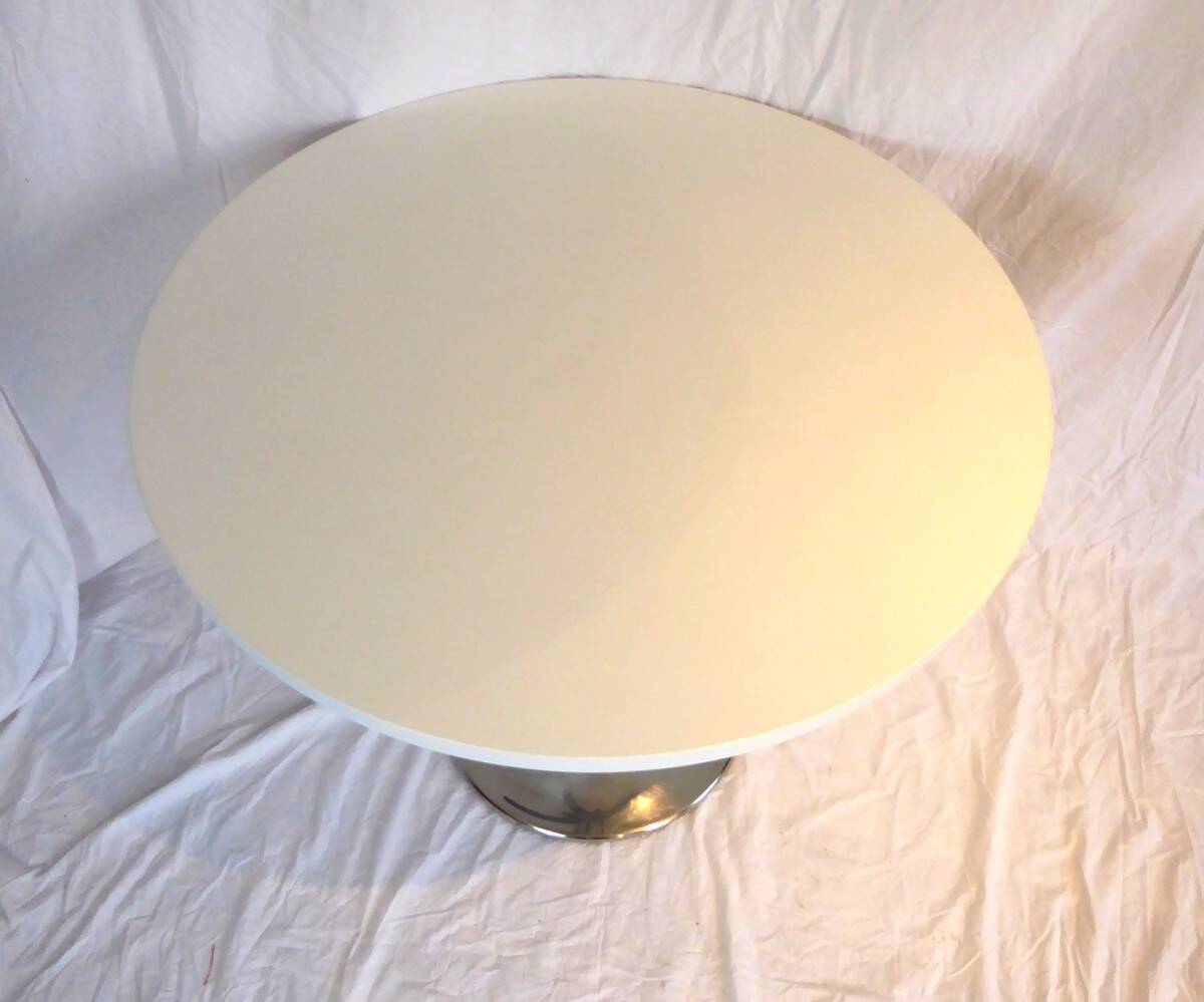 "Tulip" type round table diam. 90cm
