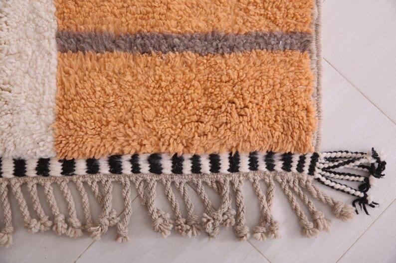 Handwoven pure wool rug, size 250 x 250 cm.